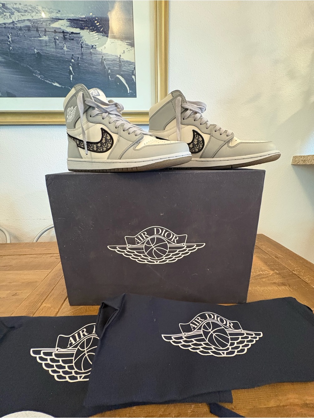Nike High-Top Sneakers in Light Gray and Black